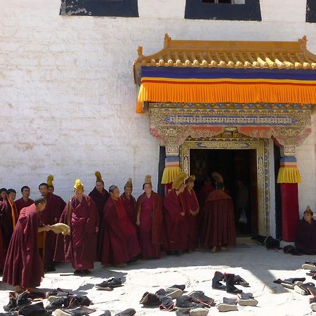 Overseas Tibetan Hotel 夏河県 エクステリア 写真