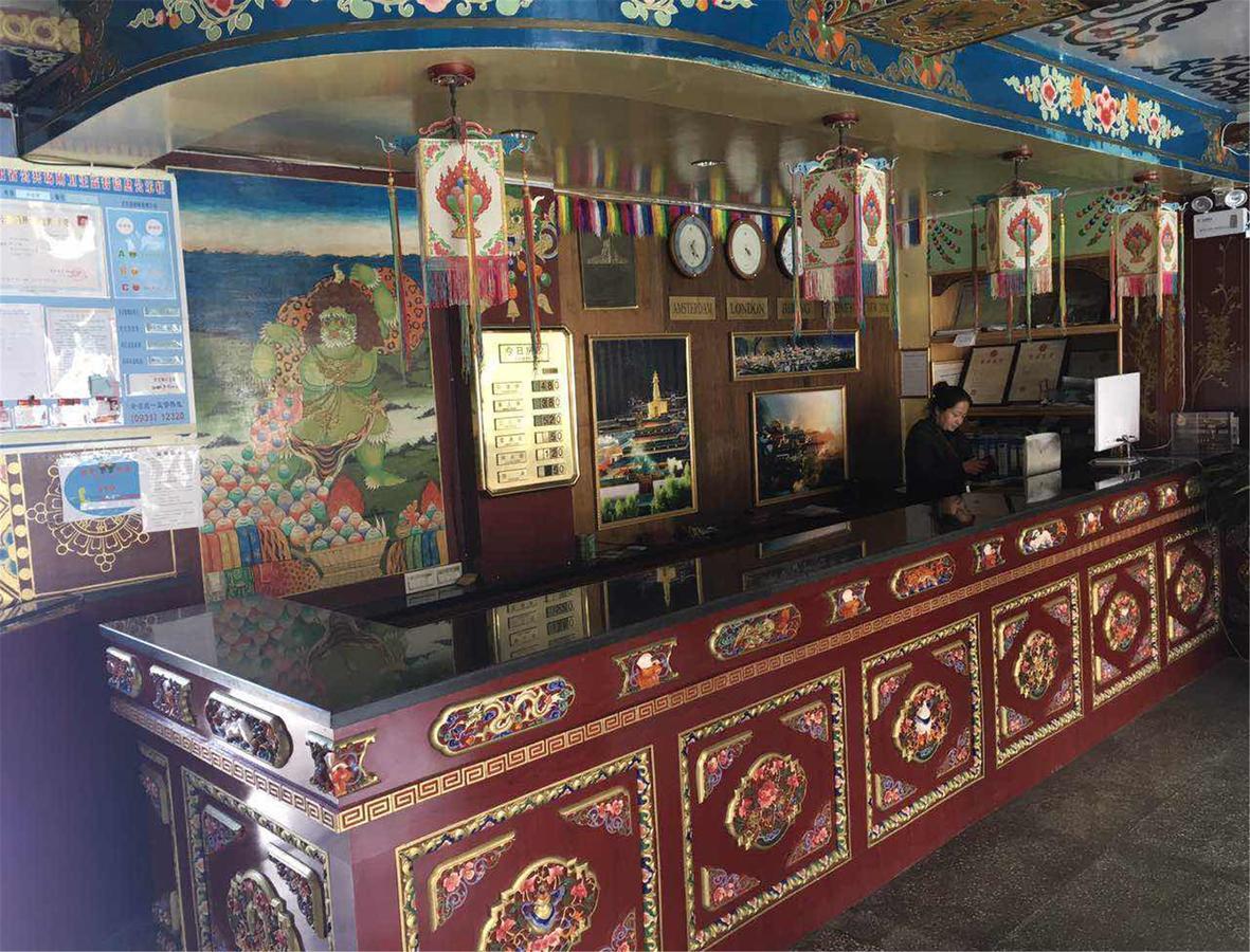 Overseas Tibetan Hotel 夏河県 エクステリア 写真